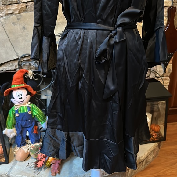 NWT Black Satin Ruffle Hem Short Kimono Robe Size XL - Picture 2 of 10
